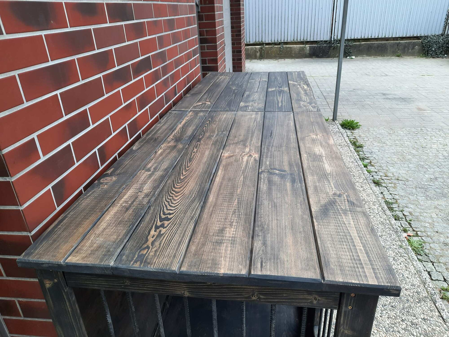 Sturdy and powerful Double industrial style dog house