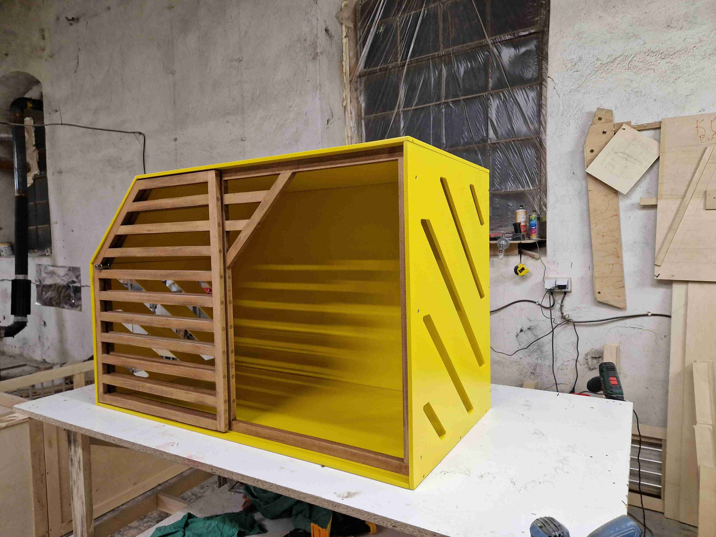Turquoise Wood Dog House - Secure and Cozy Shelter for your Pet