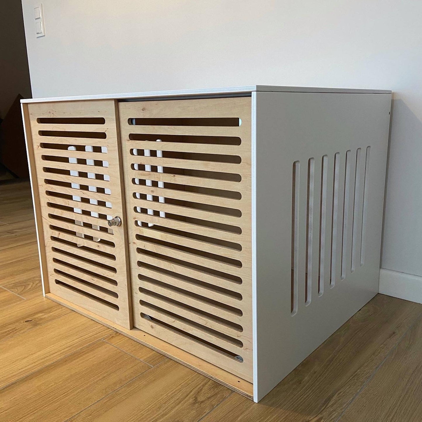 Contemporary Grey and White Dog Kennel - Stylish and Secure Home for Furry Friends