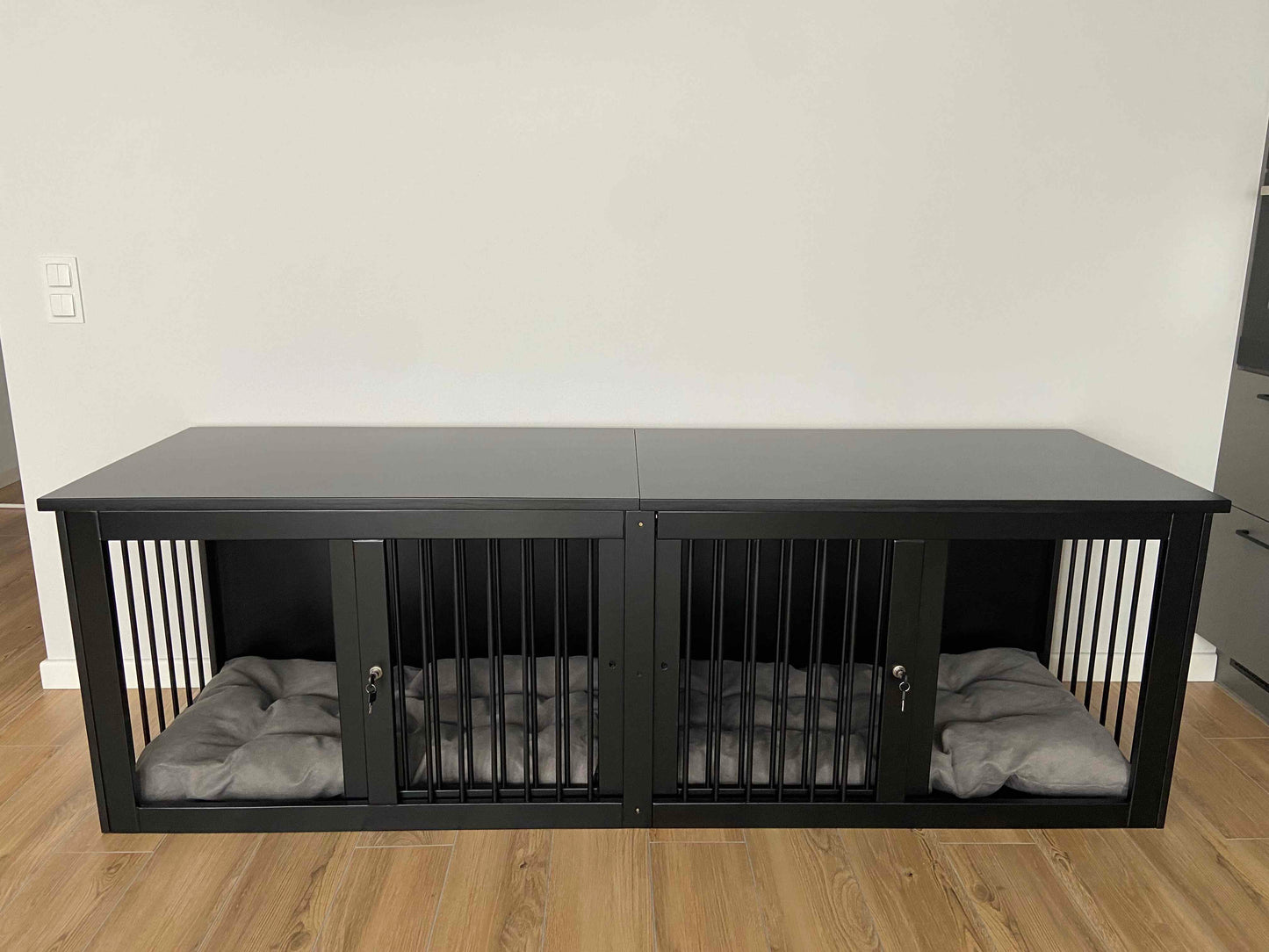 Stylish Dual Dog Kennel - Durable Wood Crate for Two Pets