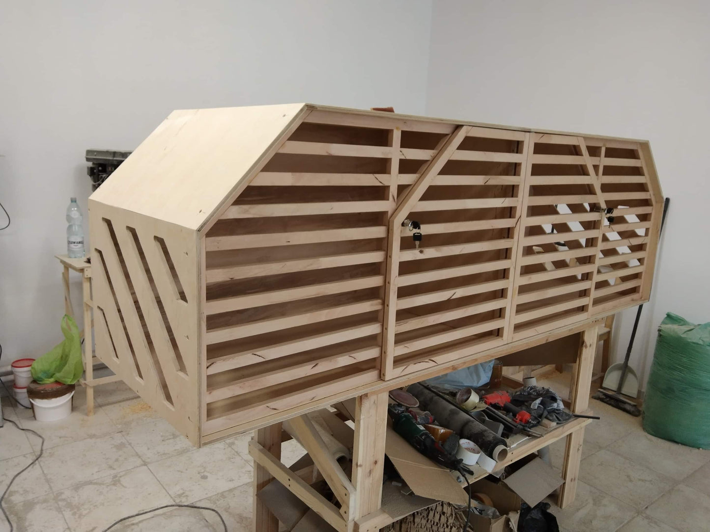 Durable Dual Dog Kennel - Unique Design for Two Pets in Black