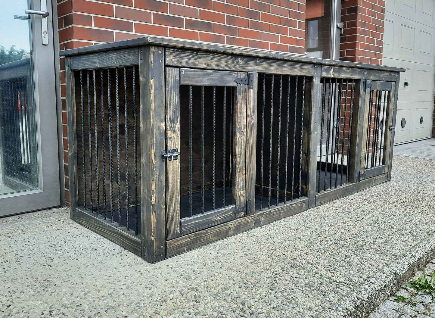 Sturdy and powerful Double industrial style dog house