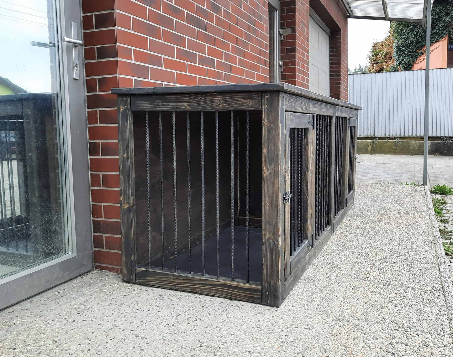 Sturdy and powerful Double industrial style dog house