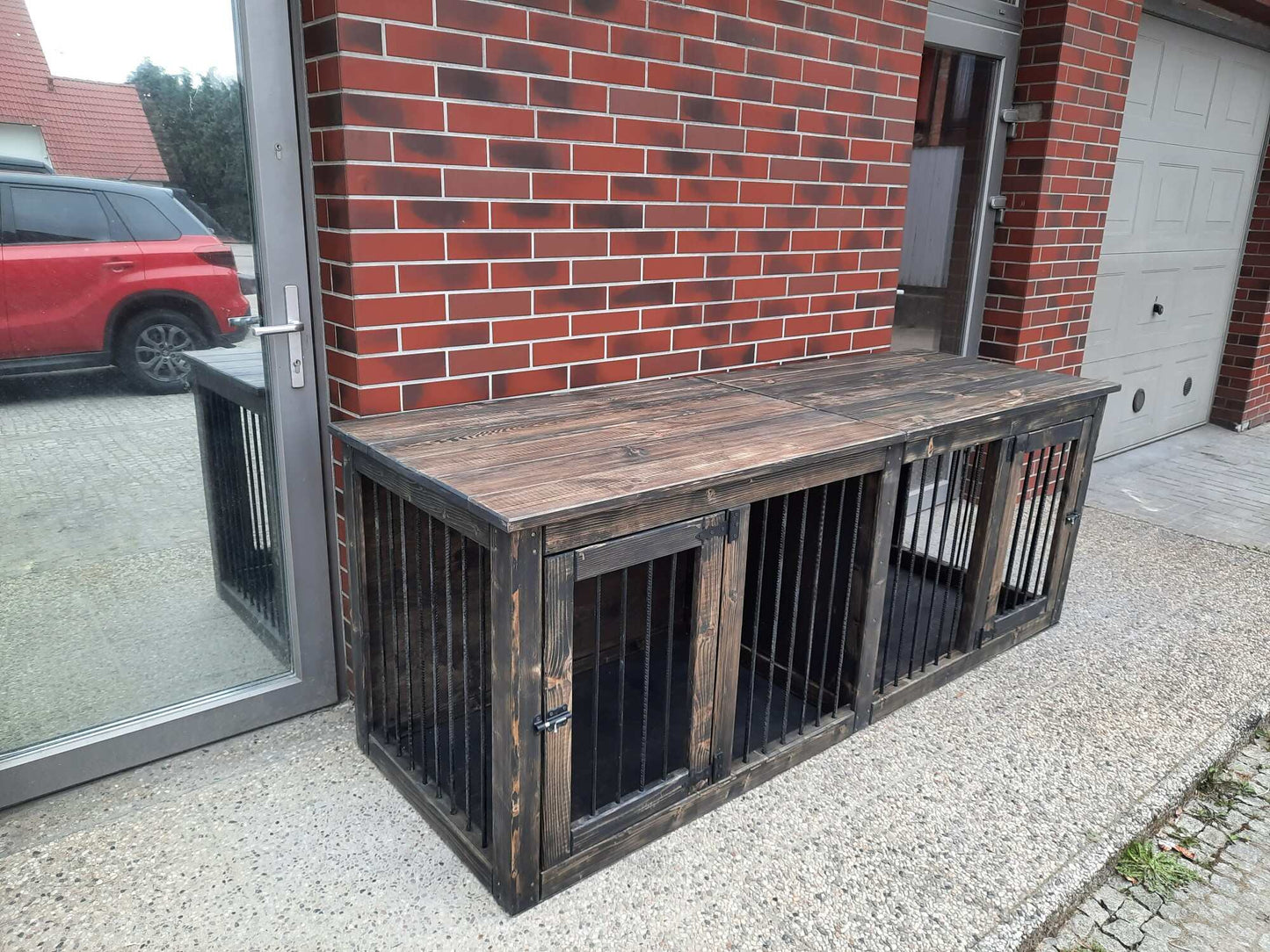 Sturdy and powerful Double industrial style dog house