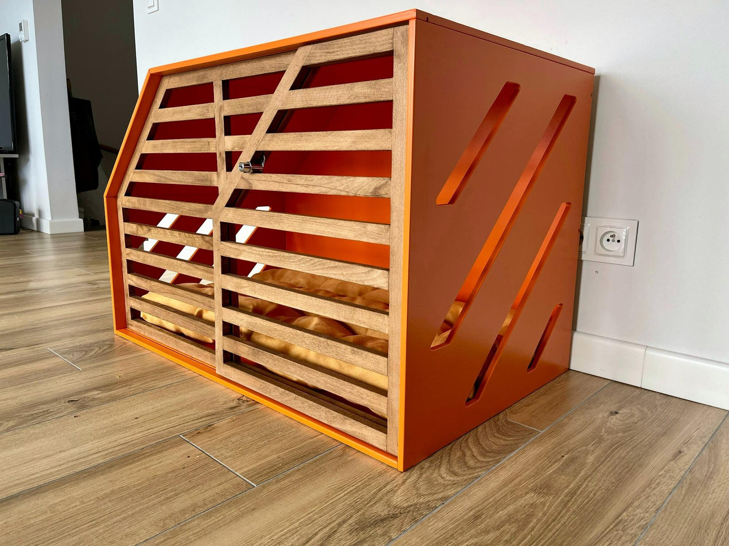 Stylish Bright Orange Dog House - Comfortable Home for Feeling Safe