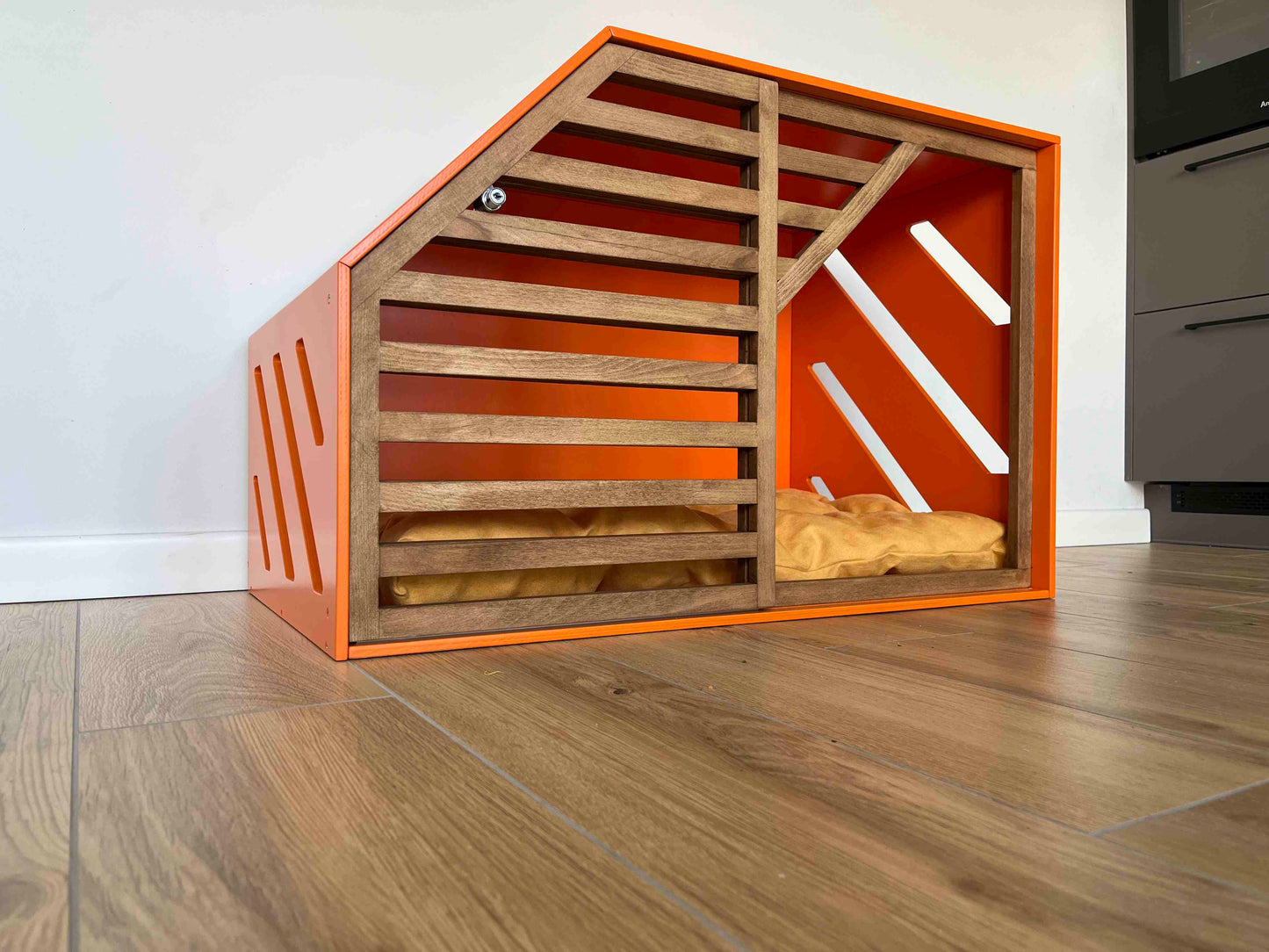 Stylish Bright Orange Dog House - Comfortable Home for Feeling Safe