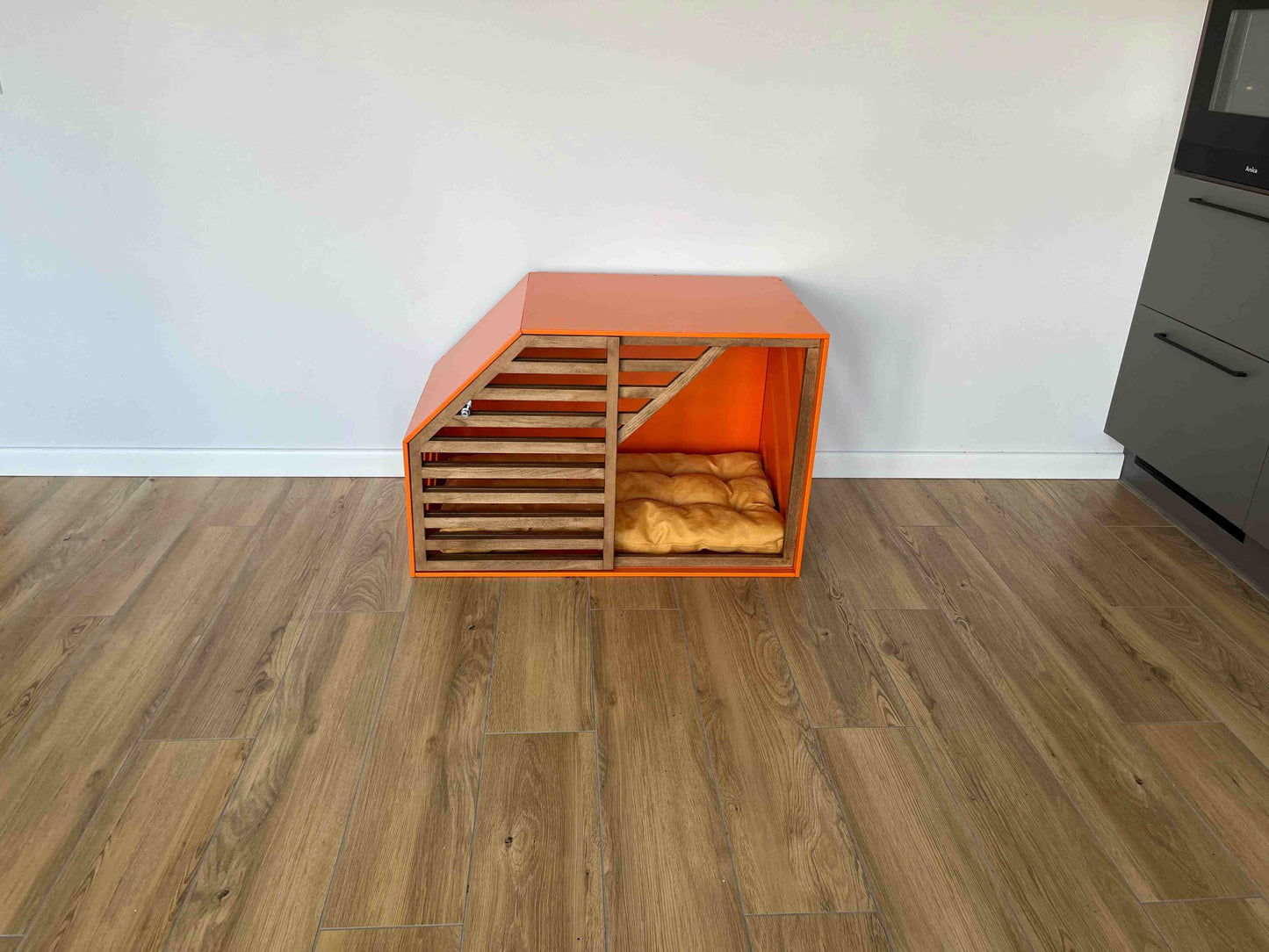 Stylish Bright Orange Dog House - Comfortable Home for Feeling Safe