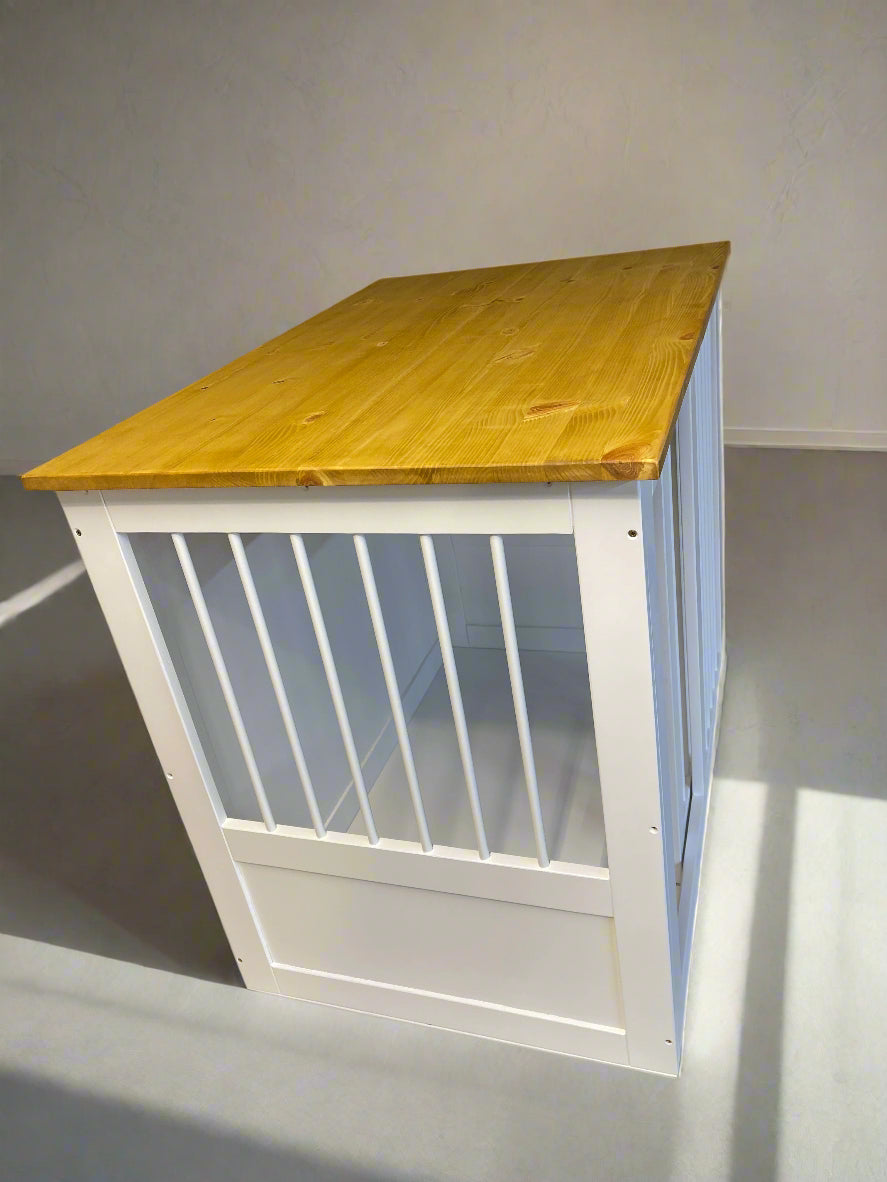 Beautiful dog crate with table 2 in 1