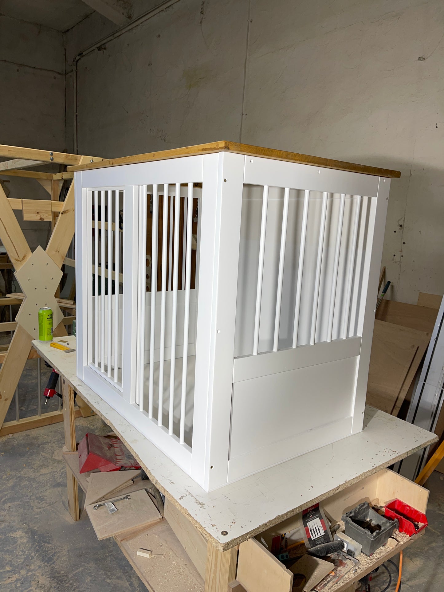 Beautiful dog crate with table 2 in 1