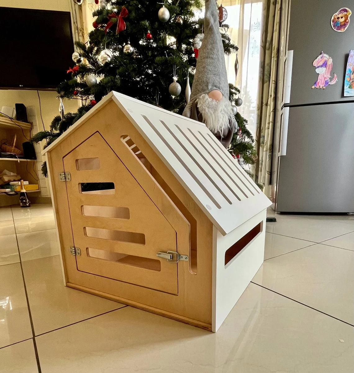 Stylish house for your dog, small and large dog crate in different colors.